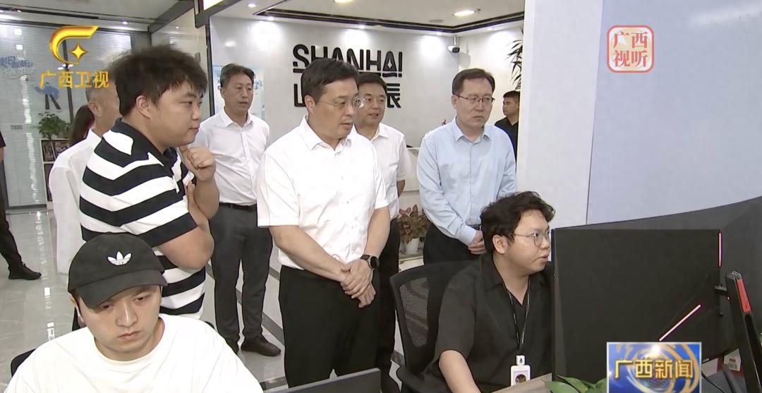 自治区主席韦韬调研微短剧，和“95后”创始人交流